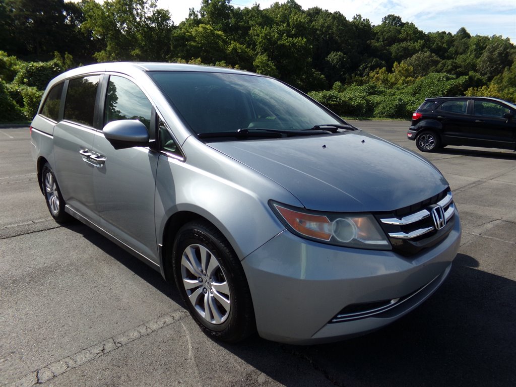 2016 Honda Odyssey SE's photo