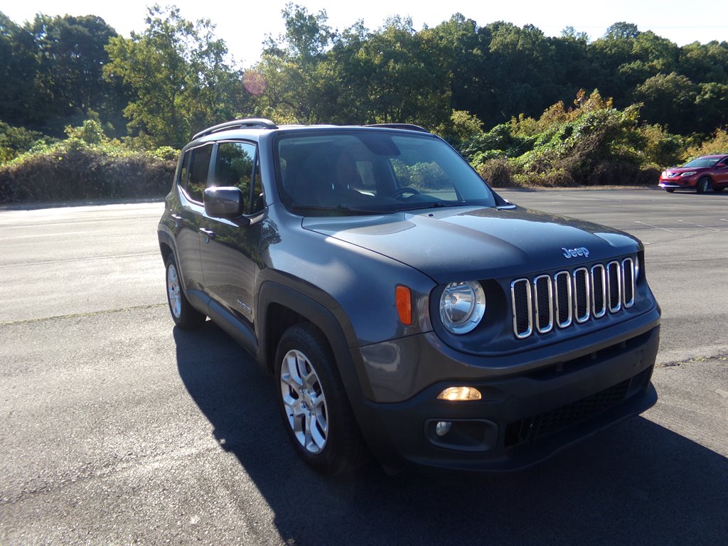 2016 Jeep Renegade Latitude's photo