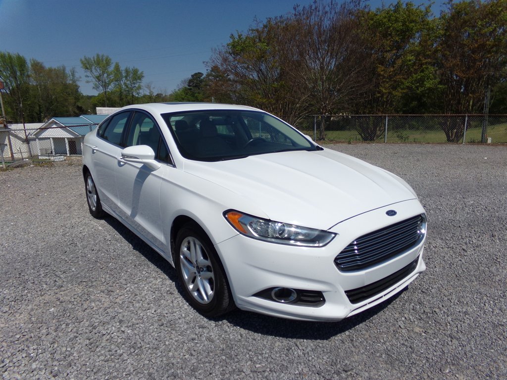 2015 Ford Fusion SE FWD's photo